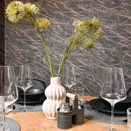 Exklusives-city-apartment Mit Gratis Tiefgarage, Balkon, Waschtrockner, Netflix