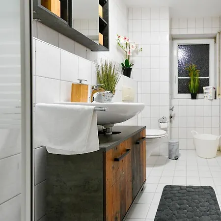 Apartmán Exklusives-city-apartment Mit Gratis Tiefgarage, Balkon, Waschtrockner, Netflix *