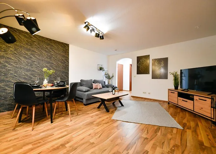 Exklusives-city-apartment Mit Gratis Tiefgarage, Balkon, Waschtrockner, Netflix Chociebuż